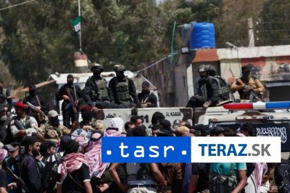 Do juhosyrskeho mesta Suwajda dorazil konvoj s pomocou