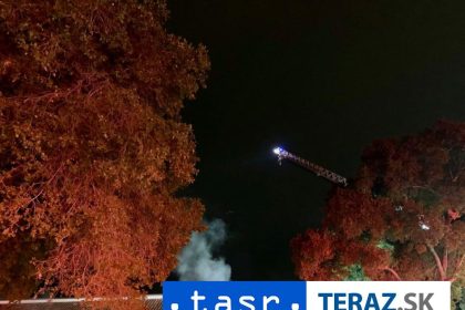 Narazil do posty Budova zacala horiet