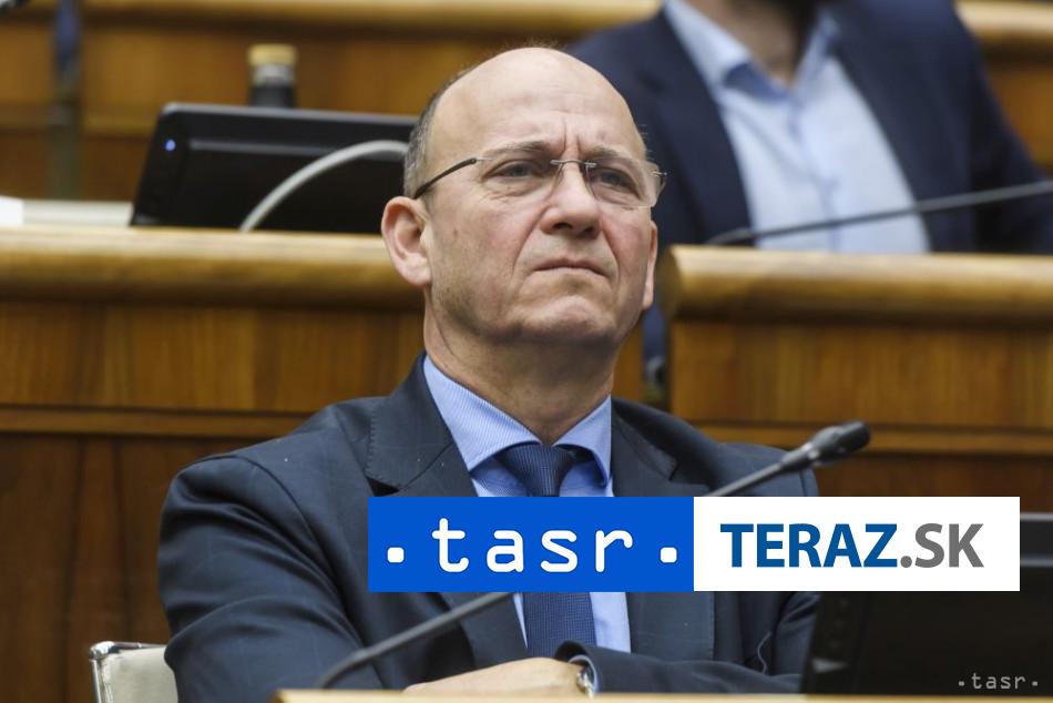 PS kritizuje sposob informovania o vysetrovani hrozieb v skolach