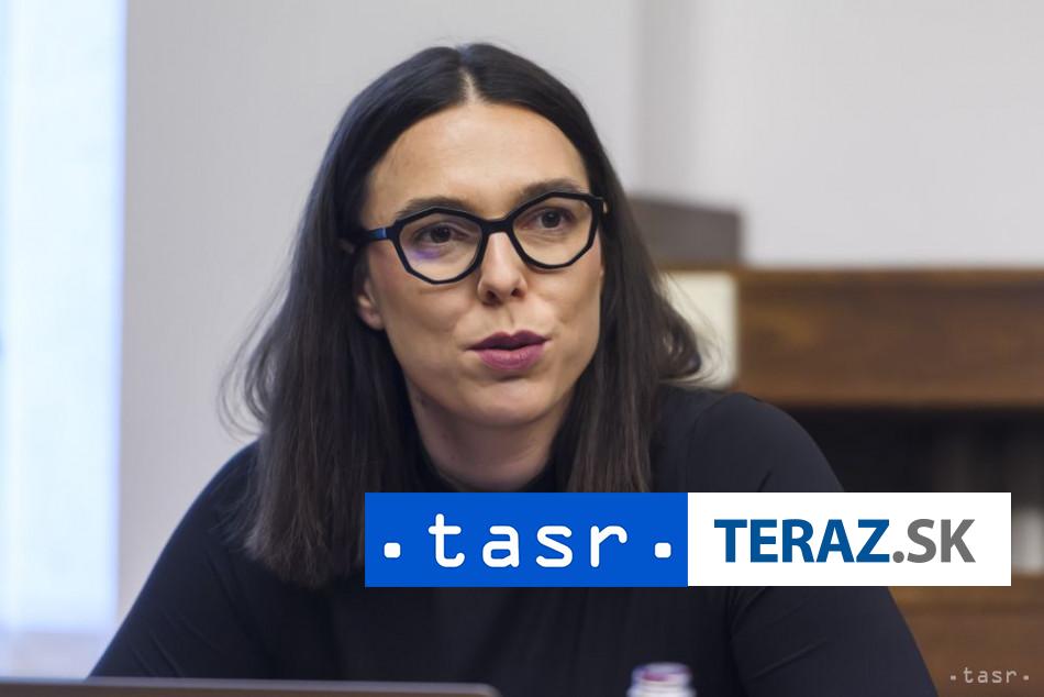 T Stohlova T Taraba nekona pri Gabcikove v zaujme Slovenska