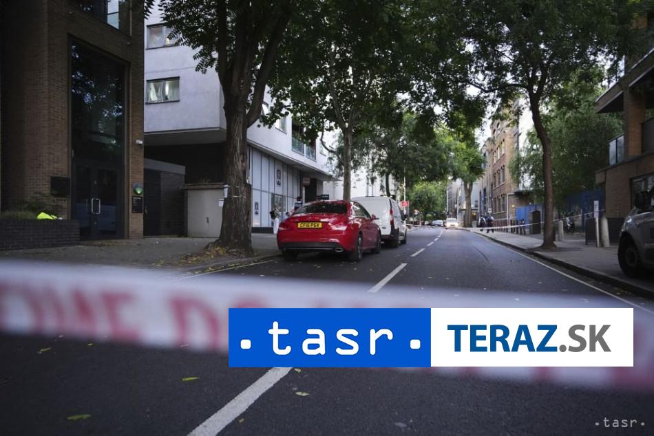 UTOK NOZOM V PODNIKU Dvaja mrtvi a zraneni