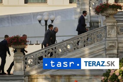 Veduci delegacii Ukrajiny a Ruska zacali rokovania v Turecku