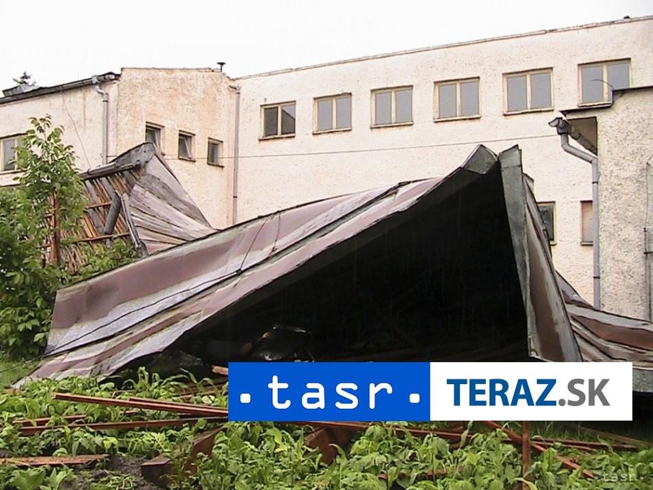 ZRUTILA SA STRECHA SKOLY VYHASLI ZIVOTY STYROCH DETI