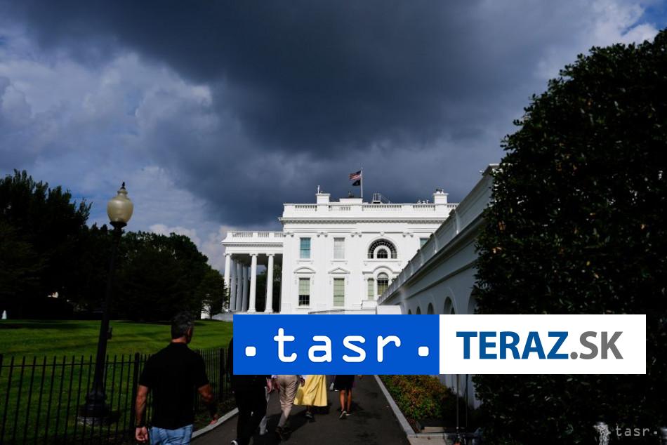 Biely dom spustil ucet na Tiktoku