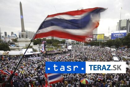 Demontranti v Bangkoku pozaduju odstupenie premierky Sinavatrovej
