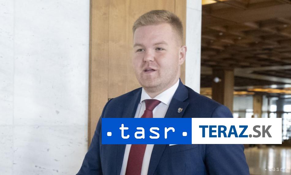 Hlas navrhuje vyuzivat predne brzdove svetlo na autach