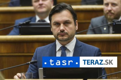 KDH ziada zverejnenie analyzy na zrussenie tendra na zachranky