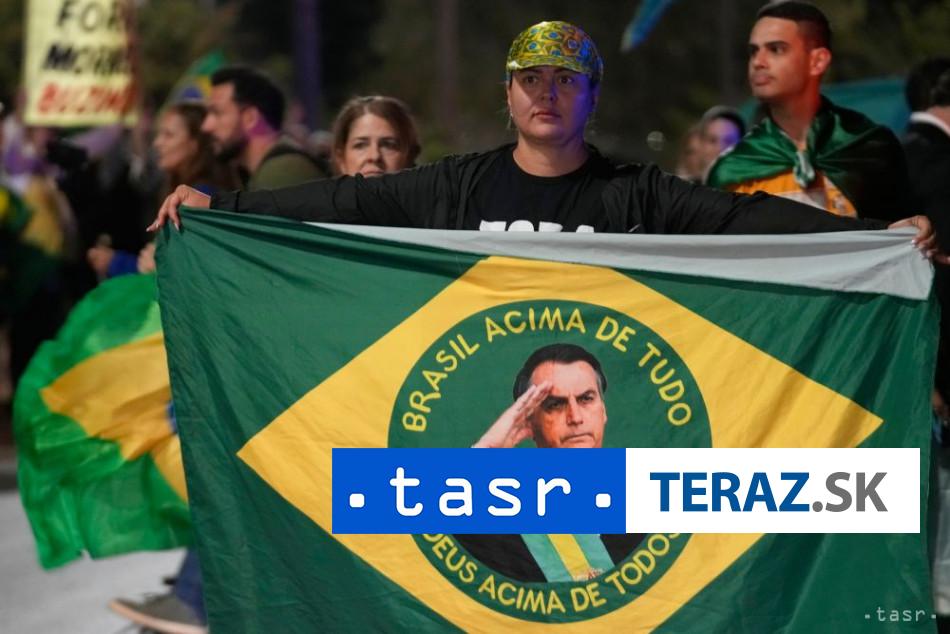 Pravnici exprezidenta Bolsonara tvrdia ze plnia vsetky sudne prikazy
