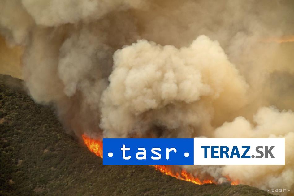 Rozsiahl lesn poziar v blizkosti turistickeho mesta