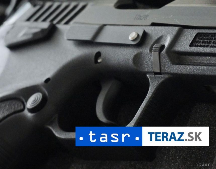 TRAGEDIA NA CERPACEJ STANICI Ozbrojeny utocnik zastrelil policajta