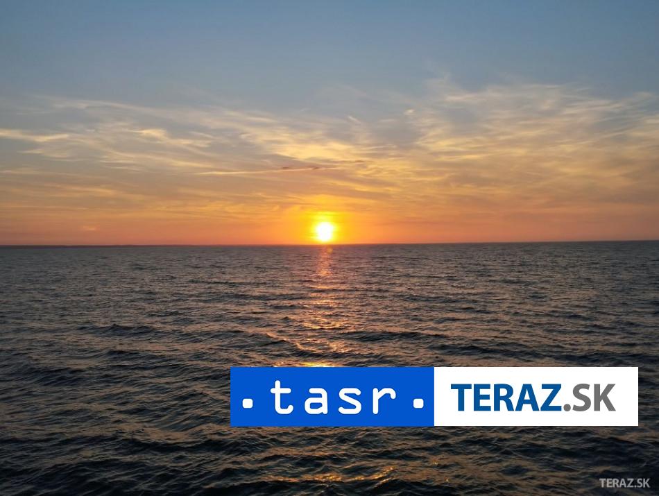 TRAGEDIA NA MORI Pri potopeni lode zomrelo najmenej 68 ludi