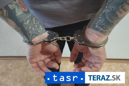 V Britanii zadrzali pravicoveho aktivistu za utok