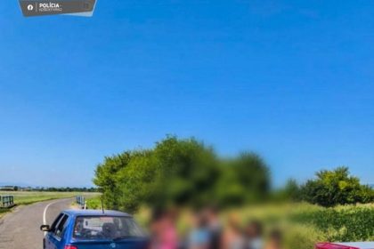 V SKODE FELICIA cestovalo 18 LUDI sofer nemal vodicsky preukaz