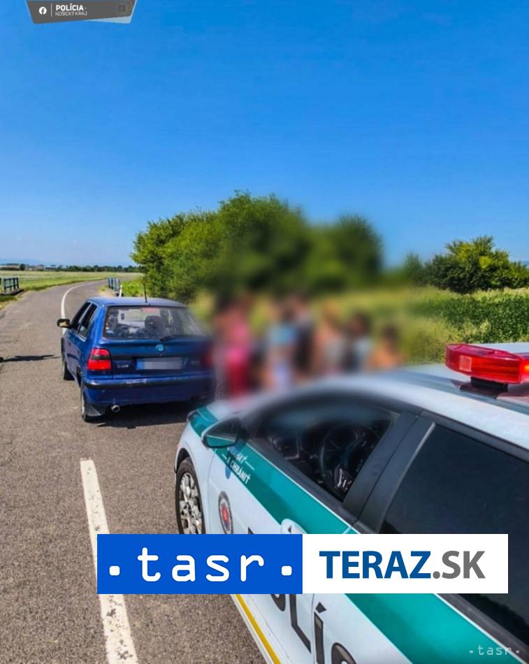 V SKODE FELICIA cestovalo 18 LUDI sofer nemal vodicsky preukaz