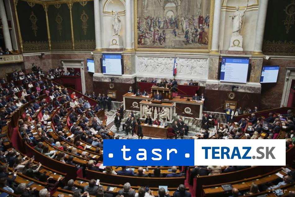 Francuzsky premier pred hlasovanim o dovere poziadal o podporu