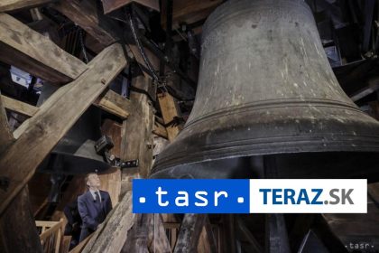 Macron ako prvy navstivil zrekonstruovane veze Notre Dame