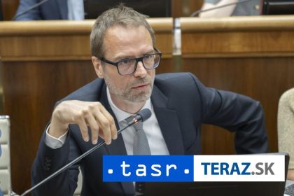 Opozicia vycita vlade ze sa nezaoberala analyzou vakcin