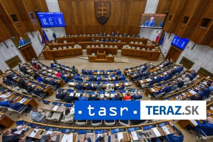 Poslanci zacali stvrtkove rokovanie o skolskych zakonoch
