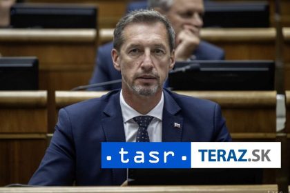 KDH ziada prezidenta aby vratil balik do parlamentu