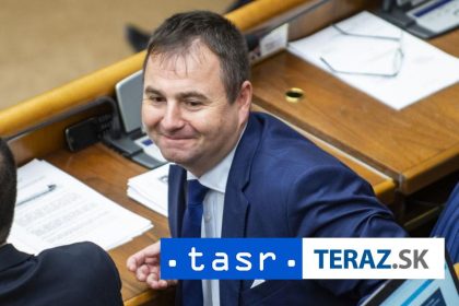 M Kery Napriek tvrdej konsolidacii zostal zachovany socialny standard