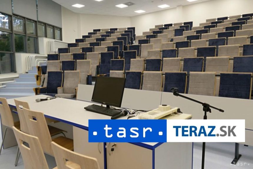 Poslanci schvalili novy zakon o vysokych skolach