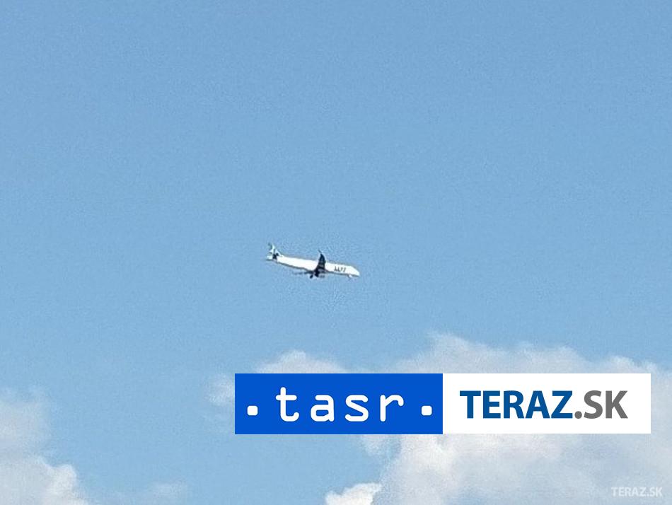 Pre poziar baterie v batozine muselo lietadlo pristat v Sanghaji