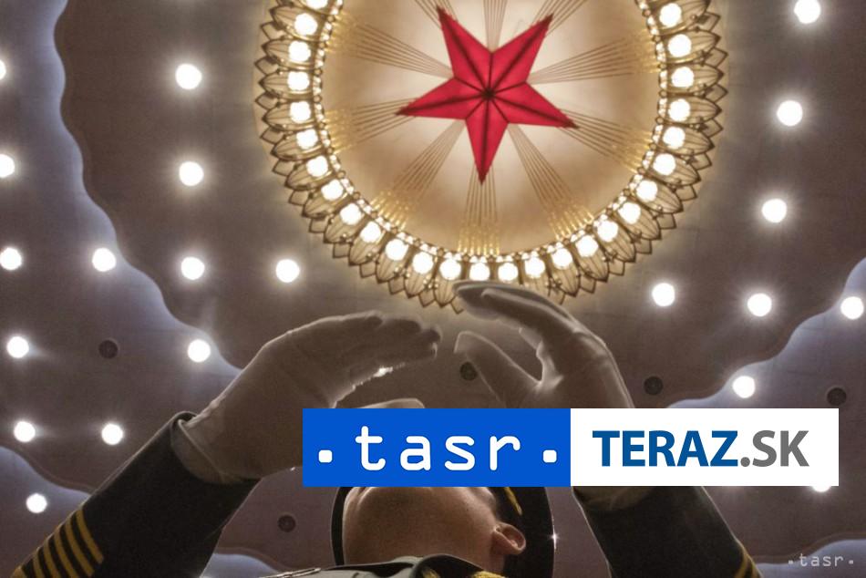 V Cine vylucili z komunistickej strany 9 clenov vedenia pre korupciu
