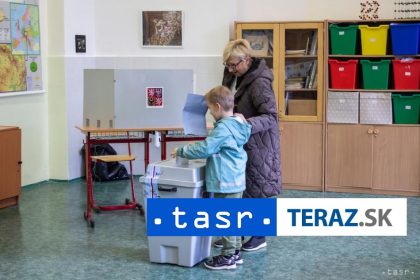 Volebne miestnosti v CR sa zatvorili zacina scitavanie hlasov