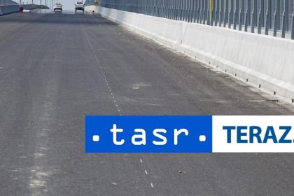 NEHODA DVOCH KAMIONOV Uzavreli tunel Branisko