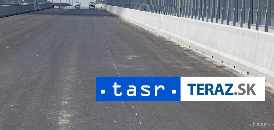 NEHODA DVOCH KAMIONOV Uzavreli tunel Branisko