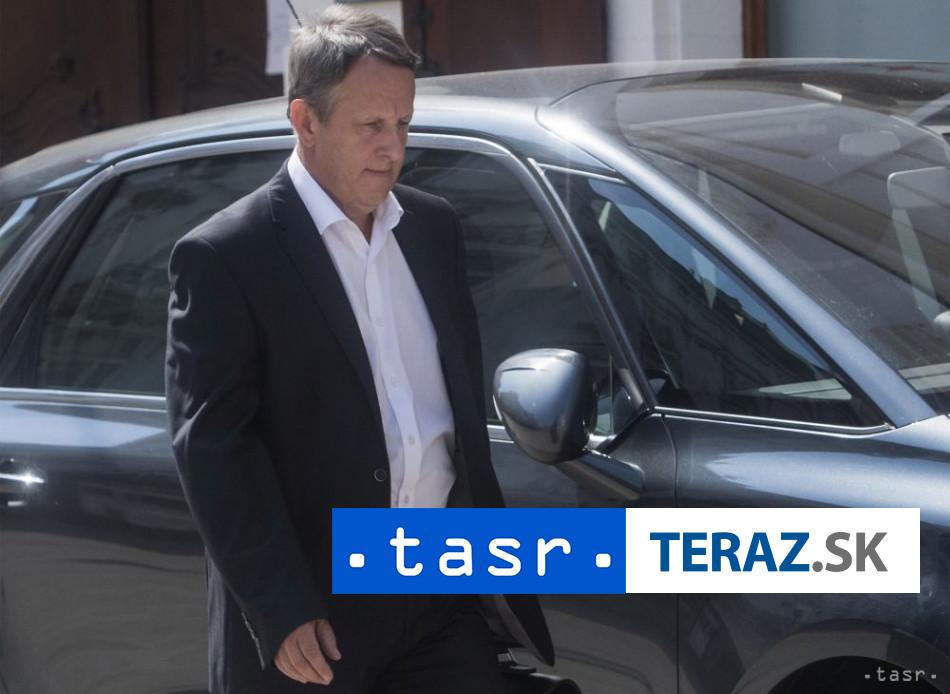 NSS oslobodil predsedu STS M Trubana spod disciplinarneho navrhu