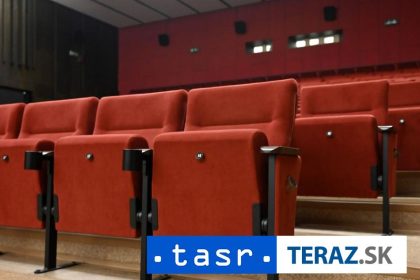 PLOSTICE V PARIZI Kinosaly v Cinematheque Francaise musia zatvorit