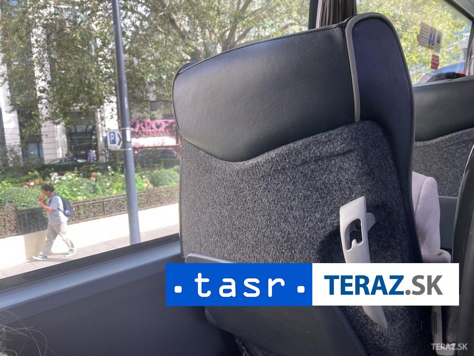 TRAGICKA NEHODA Autobus do Prahy sa zrazil s autom