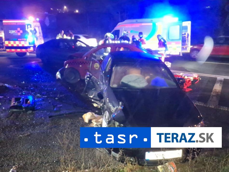 Vazna nehoda v Kosiciach Tri auta sa zrazili