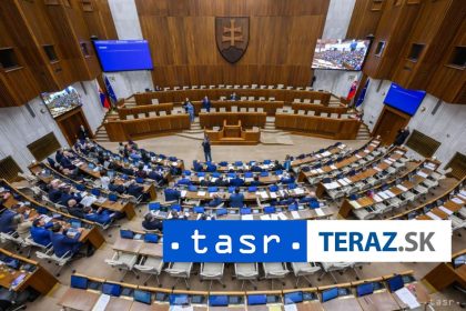 Odvolavanie ministrov opat presunuli rokovanie v januari