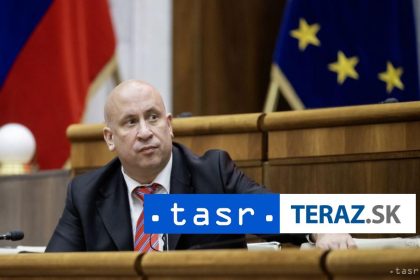 PS Po dalsom incidente na zelezniciach musi minister Raz odstupit