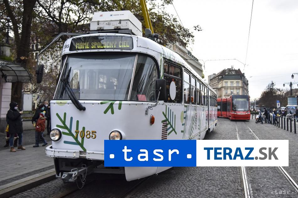 V centre hlavneho mesta zacina premavat vianocna flotila