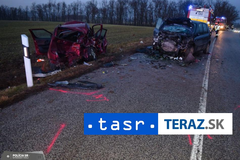 CELNA ZRAZKA PRI NITRE Vsetkych previezli do nemocnice