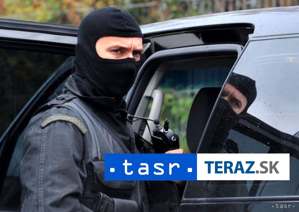 Dlhe roky zil v pivnici bez okien a toalety objavili 80 rocneho muza