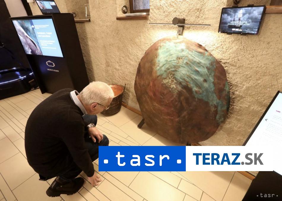 FOTO VIDEO Po storociach sa do Banskej Bystrice vratil medeny poklad