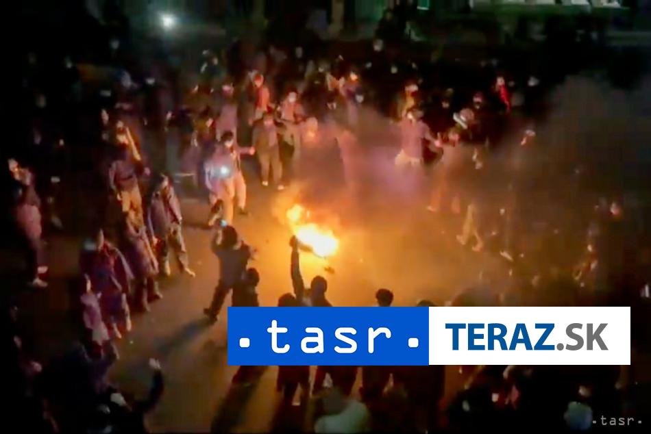 Iran obvinil USA z pokusu o vojensku intervenciu