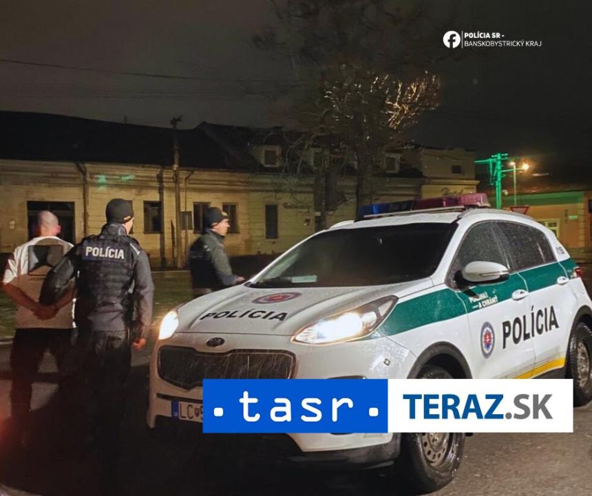NOZOM ICH OHROZOVAL POLICIA ZADRZALA 33 ROCNEHO MUZA