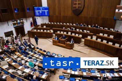 Poslanci pokracuju v diskusii o zmene rokovacieho poriadku