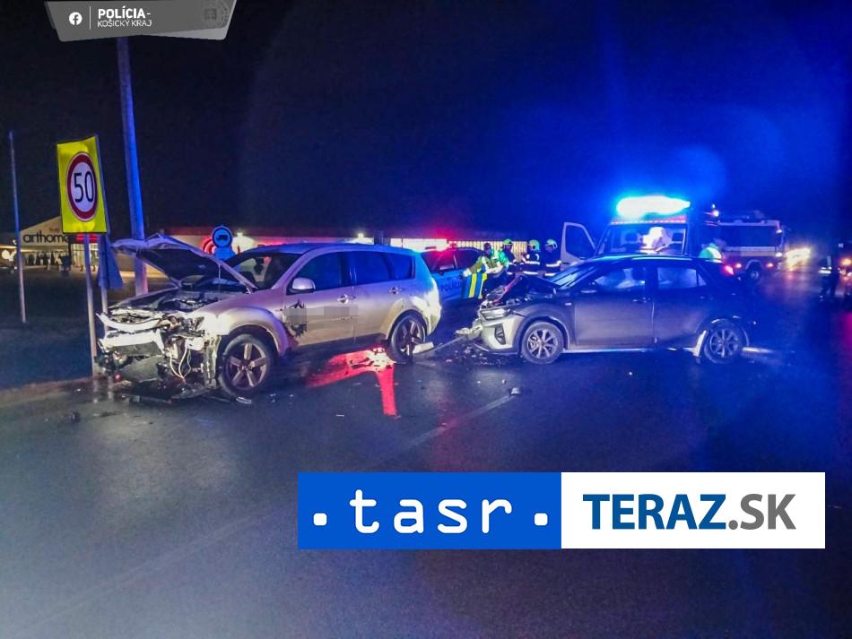 Vazna nehoda Pri Kosiciach sa zrazili tri auta su zraneni