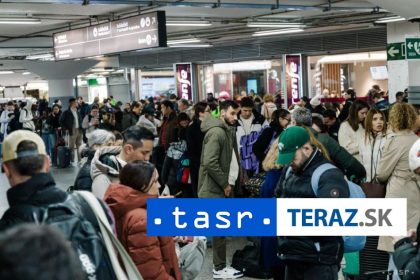 tragicka vlakova nehoda hlasia 21 obeti a viac ako 70 zranenych