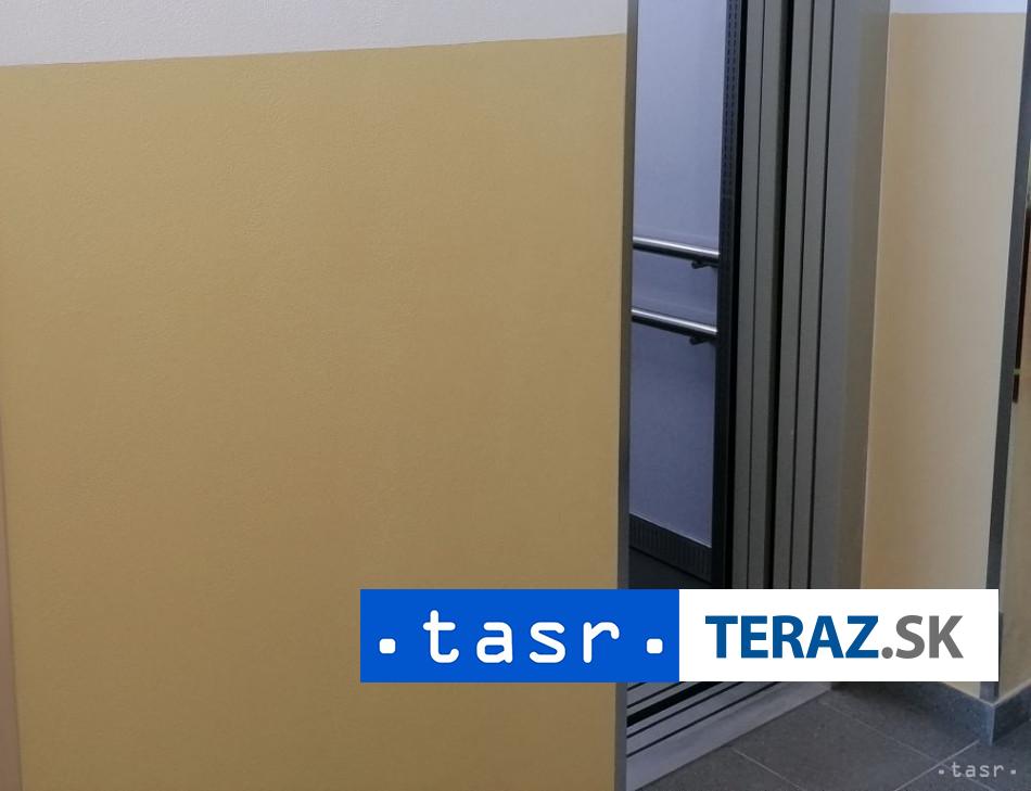 DRAMA V OBLAKOCH Vo vyahu mrakodrapu uviazlo 20 ludi