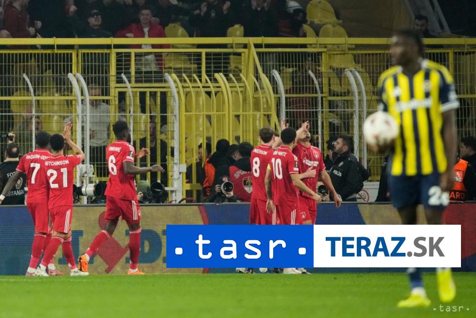 Fenerbahce podlahlo Nottinghamu 0 3 Skriniar zapas nedokoncil