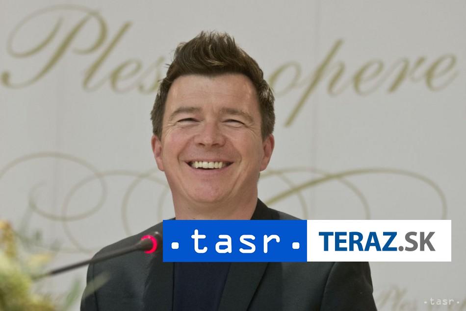 Rick Astley ma 60 pocuva tvrdu hudbu a spieva piesne od The Smiths