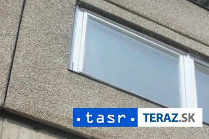 TRAGEDIA V PETRZALKE Z byteho domu vypadla 90 rocna starcka