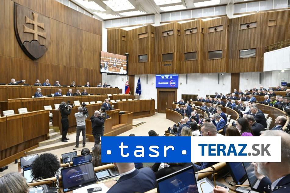 poslanci odstartovali rokovaci den o 1100 h ich caka hlasovanie